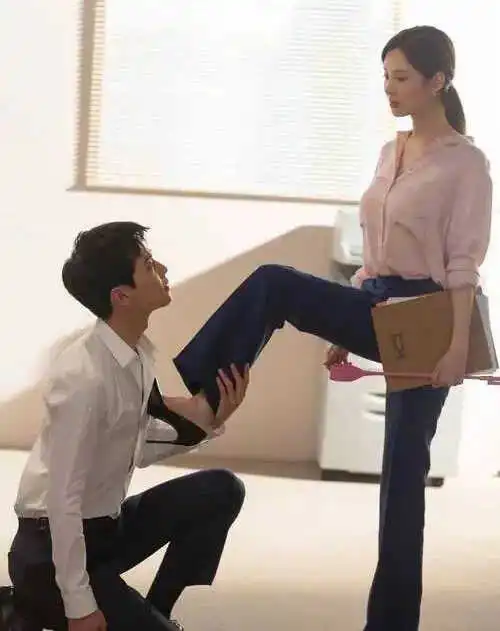 我的女王情结与那些不可言说的秘密 一