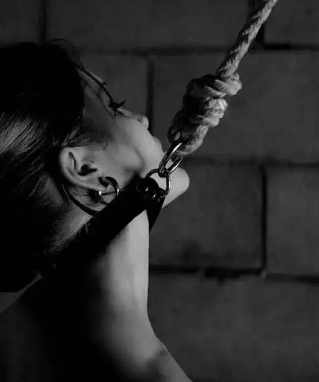 “字母圈”揭秘：Dom在BDSM中的真实角色是什么？ 一