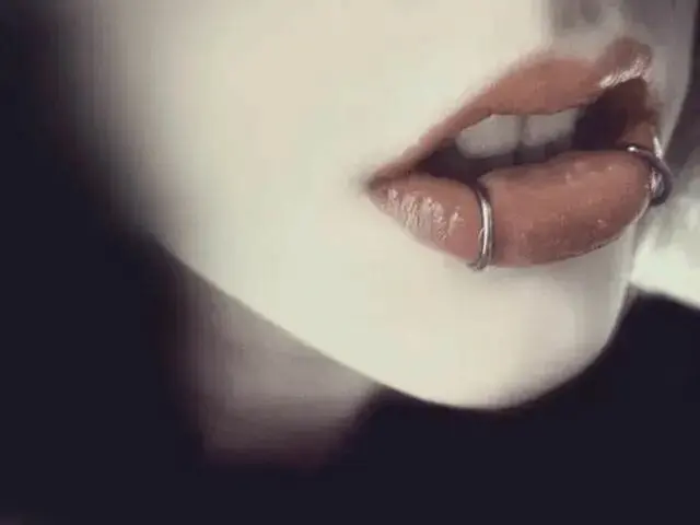 我的女王与我:探索DS关系的快乐与挑战 一
